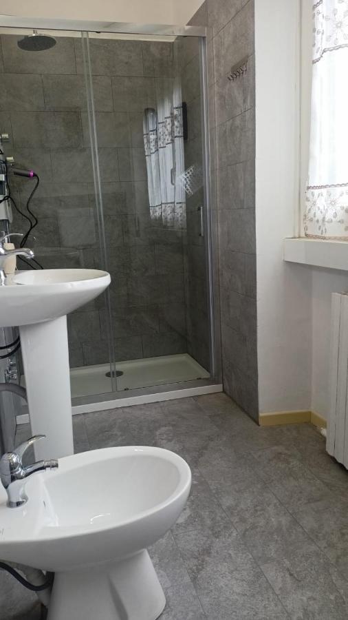 Vialetto V. Pastro 10 Bed & Breakfast Milan Bagian luar foto